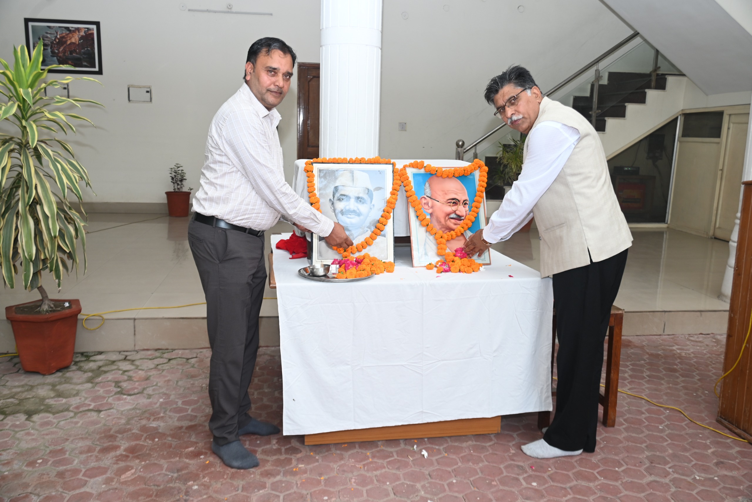 Hon'ble Chairman and Hon'ble Member on occasion of Gandhi Jayanti (02 Oct , 2025)